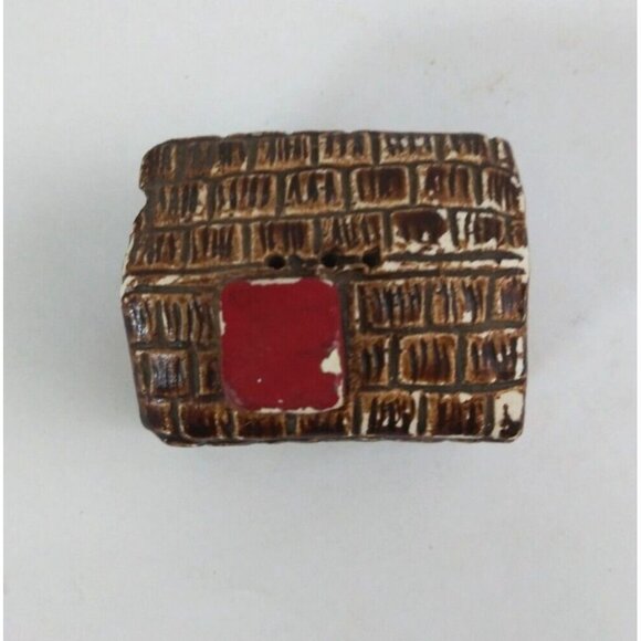 Vintage Chalk Ware Log Cabin 1.75" Salt & Pepper Shakers - Picture 6 of 13